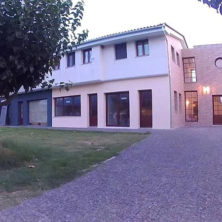 Daire εν αγρια Agria